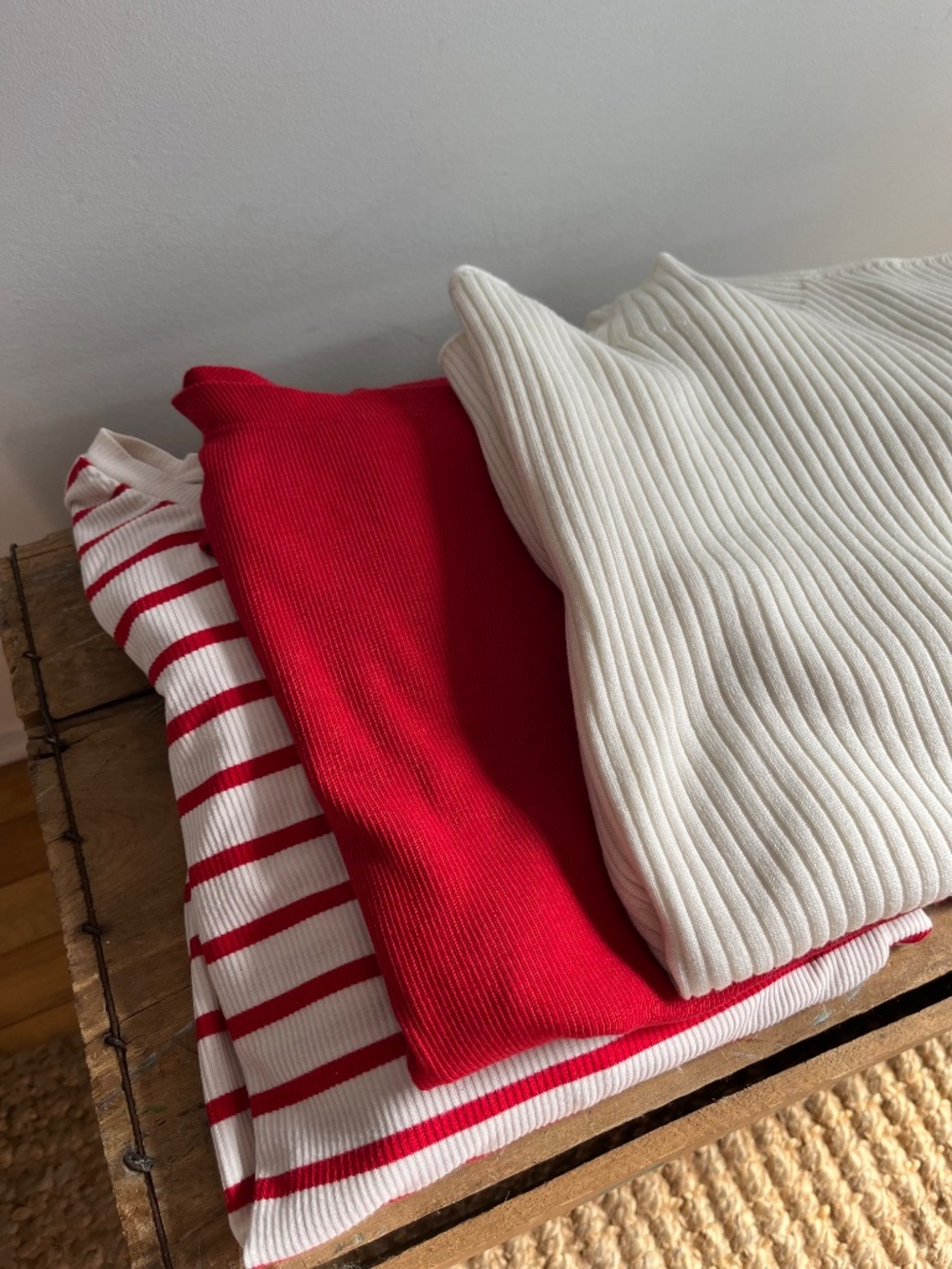 Bundle of 3 cream & red long sleeve tops - Size L